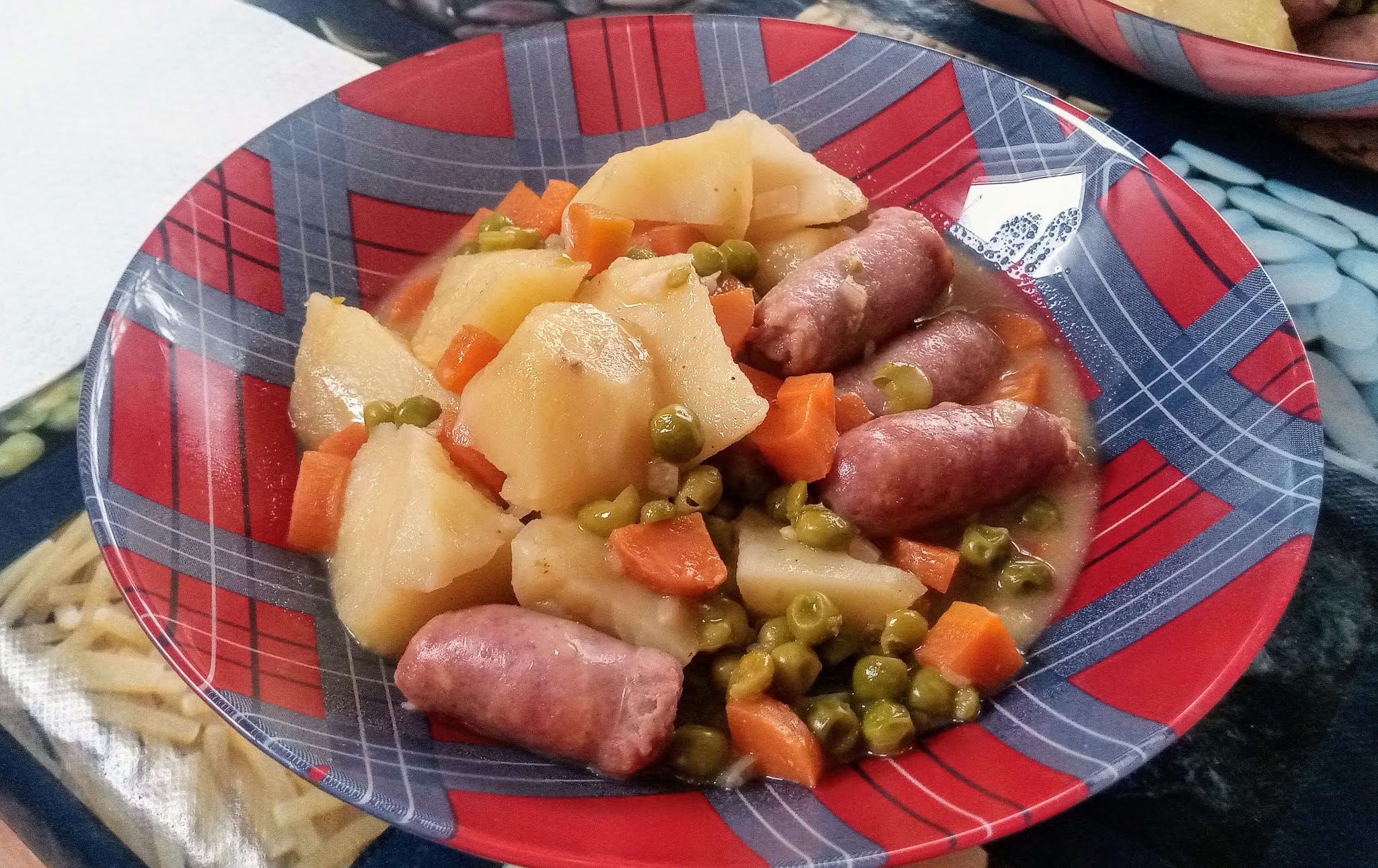 estofado de salchichas con patatas