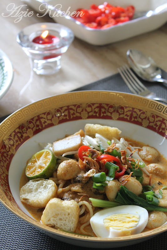 Mee Kari Kerang Azie Kitchen