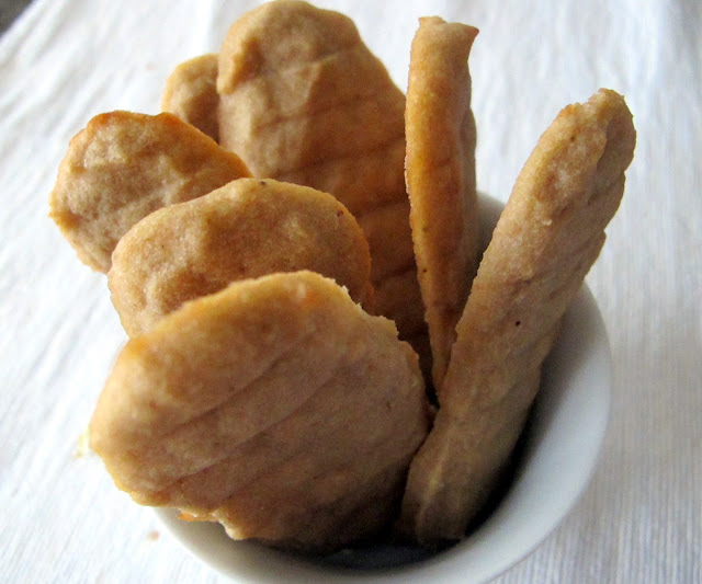 BANANA PEAR TEETHING BISCUITS