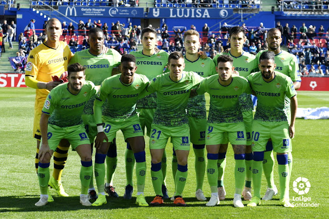 REAL BETIS BALOMPIÉ - Temporada 2018-19 - Joel, William Carvalho, Marc Bartra, Loren, Aissa Mandi y Sidnei; Barragán, Júnior, Giovani Lo Celso, Toni Sanabria y Boudebouz. GETAFE C. F. 2 (Jorge Molina, Foulquier) REAL BETIS BALOMPIÉ 0. 28/10/2018. Campeonato de Liga de 1ª División, jornada 10. Getafe, Madrid, estadio Coliseum Alfonso Pérez.