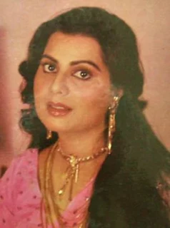 Sulakshana Pandit Family Husband Son Daughter Father Mother Marriage Photos Biography Profile.