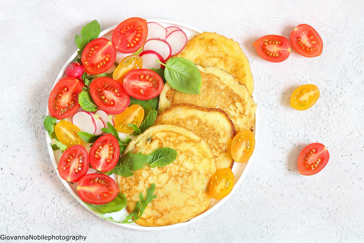 Pancakes ai porri saltati in padella