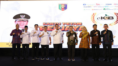 Gubernur Arinal Berikan Anugerah KPB Award Tahun 2023 kepada Seluruh Stakeholder Program KPB di Provinsi Lampung