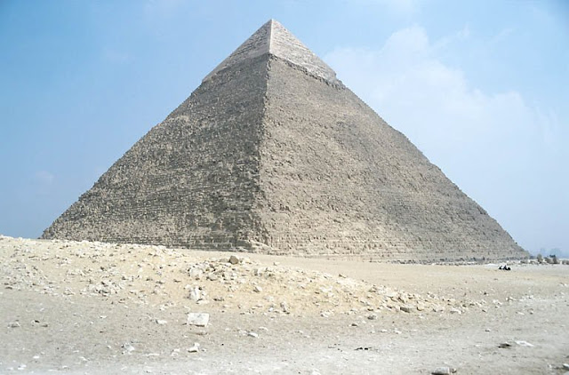 een echte piramide zonder dat er geld mee gemoeid is
