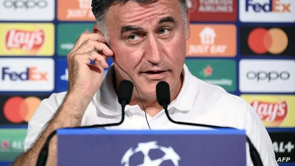 The Paris Saint-Germain coach raises a crisis with a sarcastic statement about the "sailing cart"