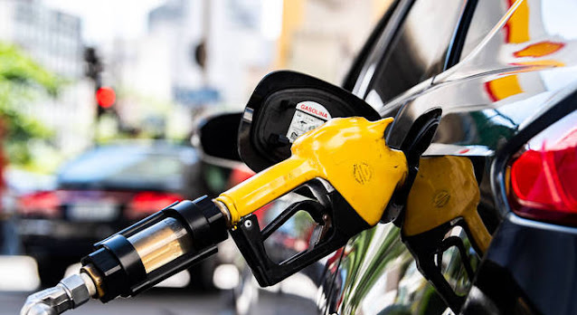 Preço da gasolina sobe 6,09% nos postos, diz ANP