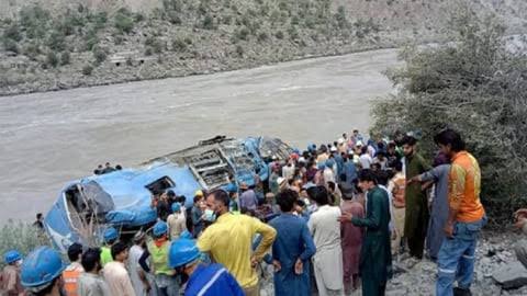 17 killed, 41 injured in Pakistan truck crash: officials