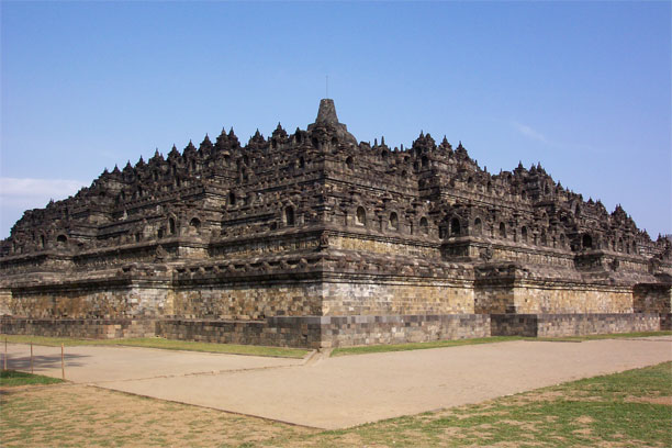 Citra Anggraini CANDI BERCORAK HINDU BUDHA DI INDONESIA 