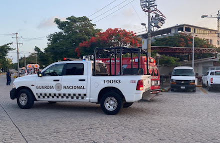 Balean a sujeto afuera de oficinas de Migración y a unos metros de Palacio municipal de Cancún