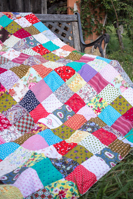 DIY Patchworkdecke aus Stoffresten nähen