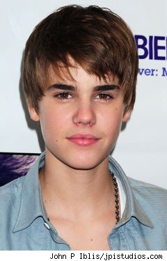 Justin Bieber Cuts His Hair Photos