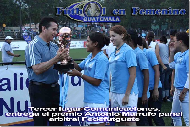 entrega premio comunicaciones