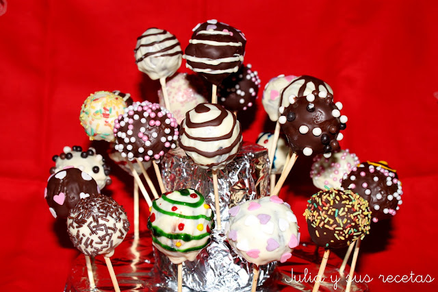 Cake pops. Chupa chups de bizcocho. Julia y sus recetas