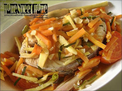 Home Sweet Home: Ikan Stim Halia Dengan Bawang Putih