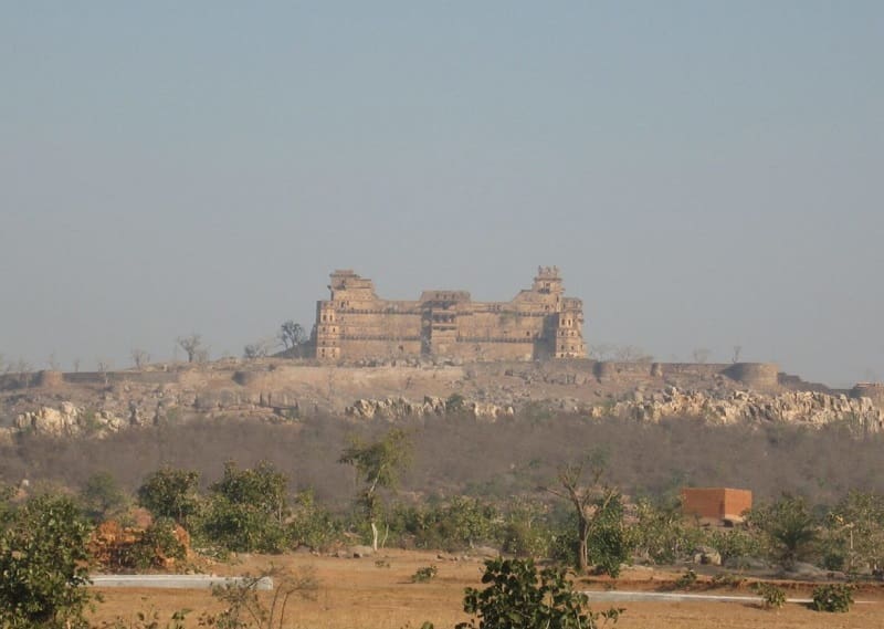 Garh Kundar Fort - A Mysterious Fort Where the Entire Marriage Procession Once Disappeared, and Its Hidden Treasure