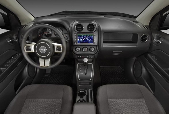 Planned to arrive in Jeep showrooms in December 2010, the new 2011 Jeep 