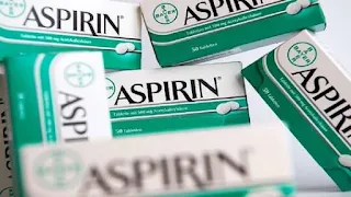 Doctor reveals the benefits and harms of aspirin : Casey What is acetylsalicylic acid? In what cases is it necessary and useful, and in what cases can it harm the body?  Answering these questions on a TV program, Dr. Alexander Myasnikov notes that in 2023 the 170th anniversary of the discovery of acetylsalicylic acid - aspirin.  According to him, it is believed that aspirin affects inflammatory processes in the body, lowers temperature and thins the blood, and it should be prescribed to all patients at risk of complications from cardiovascular disease. This acid is present even in red raspberry jam, so folk medicine describes it to reduce fever. Also, this acid reduces the death rate due to certain types of cancer, and is a good remedy for hangovers, although it does not directly affect the process of ethanol metabolism and is not associated with detoxification of the body, but rather helps to get rid of unpleasant symptoms and improve the person's condition in general.  He says, "The other drug is paracetamol, which lowers the temperature better, except that with alcohol it can kill the liver immediately."  Myasnikov emphasizes that, in fact, there are many contraindications to the use of this miracle drug that must be taken into account. Aspirin can only be taken on prescription, and in no case is it recommended to take it on your own without a doctor's prescription due to contraindications.  According to him, uncontrolled aspirin intake can lead to bleeding and he says: "Four out of 10,000 people who take aspirin suffer severe bleeding and the death rate is 50 percent."  And he adds, children under the age of 14 are prohibited from taking aspirin, because it may cause fatal consequences. It is also not recommended to prescribe it to pregnant women except in special cases and in small doses.  Myasnikov stresses that we must bear in mind that aspirin is useful for people who have had a myocardial infarction, stroke, or suffer from atherosclerosis, or vasoconstriction and angina pectoris.        Health issues : An "early" symptom of alcoholic liver disease that can be seen at night  Heavy drinking is caused by alcoholic liver disease (ARLD), which often has no symptoms in the early stages.  The NHS explains that the condition usually only causes signs once the liver has been severely damaged and the disease is at an advanced stage. However, an "early" sign of the disease may appear at night, according to the British Liver Trust.  The charity said sleep disturbance, or insomnia, was an "early" symptom of alcohol-related liver disease.  Experts at the British Liver Trust point out that while the early stages of alcohol-related liver disease do not usually cause many symptoms, insomnia can be an 'early' symptom.  According to the NHS, insomnia can also occur when you begin to experience a buildup of toxins in your brain. The authority explains that this may indicate an "advanced" form of liver damage.  She added, "With the liver being severely damaged, more obvious and serious symptoms can appear."  And the health authority advises to “see a doctor as soon as possible” if you suffer from any symptoms of liver disease.  Other symptoms of a liver condition that need to be addressed may include:  Yellowing of the skin or the whites of the eyes (jaundice)  Swelling of the legs, ankles, and feet due to fluid buildup (edema)  Abdominal swelling caused by fluid buildup (ascites)  - High fever and bouts of shivering  Severe itching of the skin  Hair loss  Unusually curved fingertips and nails (clumpy fingers)  Significant weight loss  Muscle weakness and wasting  Confusion, memory and personality changes caused by a buildup of toxins in the brain  Black stools and vomiting of blood as a result of internal bleeding  Bleeding and bruising more easily, such as frequent nosebleeds and bleeding gums  Increased sensitivity to alcohol and drugs because the liver cannot process them.  However, alcoholic liver disease does not always lead to symptoms, so you should talk to your doctor if you drink excessively.