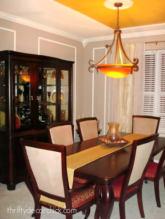 red and gold dining room decor