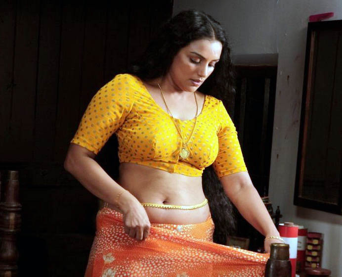 rathi nirvedam movie spicy