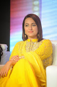 Sonakshi sinha at Lingaa event-thumbnail-9