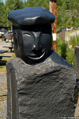 christer bording, bording diabas, bordingdiabas, svart granit, diabas, svart diabas, svart guld, svarta bergen, hägghult, boalt, osby, göinge, stenbrott, museum, stenkonst, vattenfyllt stenbrott, gammalt stenbrott, skåne, tsyfpl, foto anders n