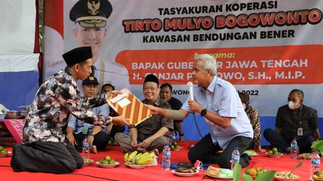 Ganjar Pranowo lan warga bendungan Bener Wonosobo Jawa Tengah