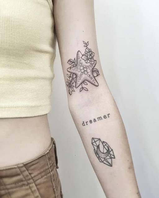 40 ideias incríveis de tatuagens de estrela do mar para mulheres