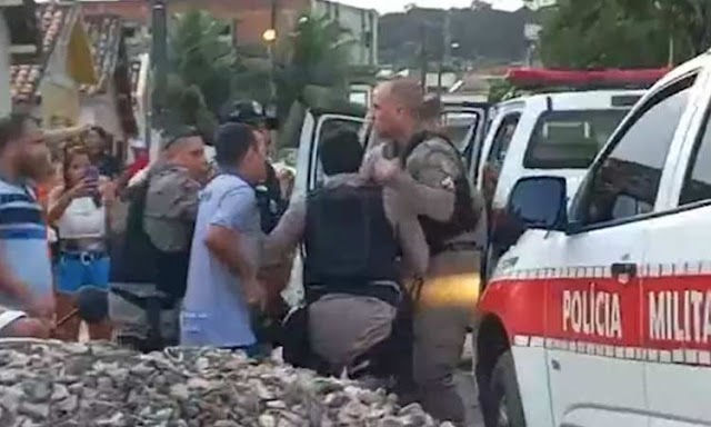 PMs são presos suspeitos de beber, causar acidente com viatura e confusão com moradores em Rio Tinto