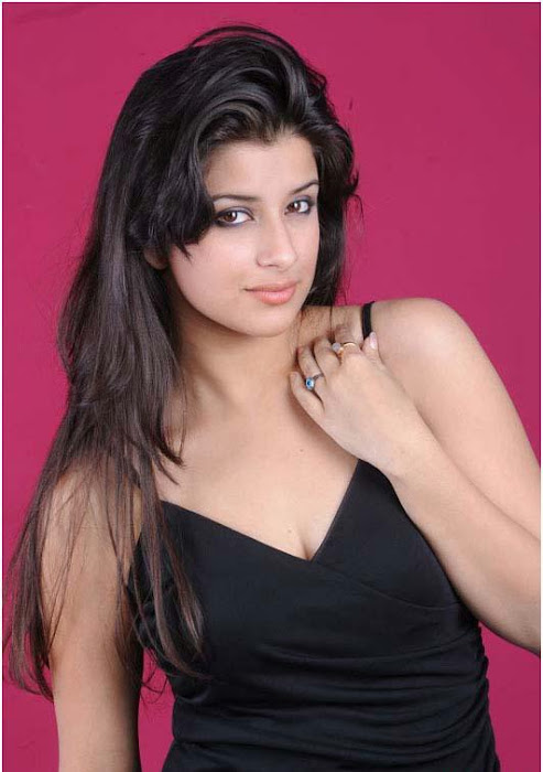 madhurima spicy , madhurima new spicy actress pics