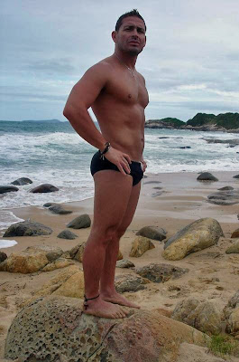 Swimpixx - pics of men in swimmwer: speedos, aussiebum, sungas, & nike. Brazilian homens nos sungas abraco sunga. Free photos of speedo men, hot gay men in speedos and aussiebum. Swimpixx blog for sexy speedos