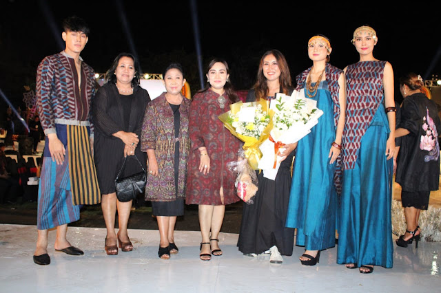  Karya Desainer Kota Denpasar Tampil Memukau di Fashion Show "Adi Warna Wastra Loka" Bali