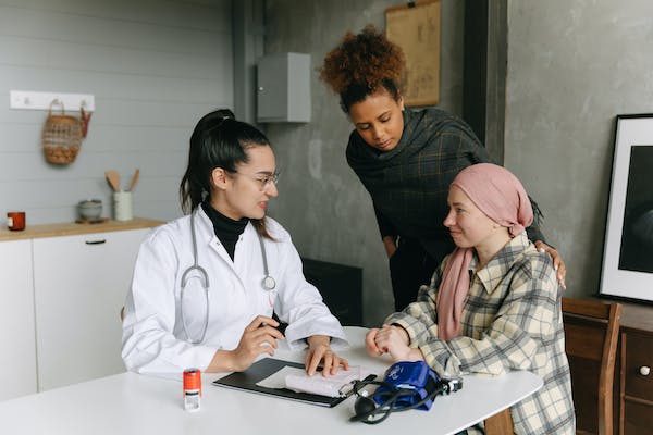 What are the most typical cancers that affect women ? 10 Cancer symptoms women shouldn't ignore | Women's Health Tips