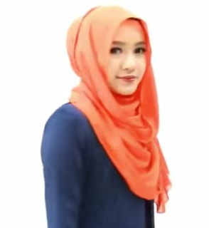 Tutorial Menggunakan Hijab Paris Segi Empat Untuk Kuliah