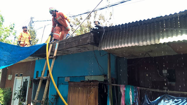Warga Sukapura Panik Karena Ada Kebakaran
