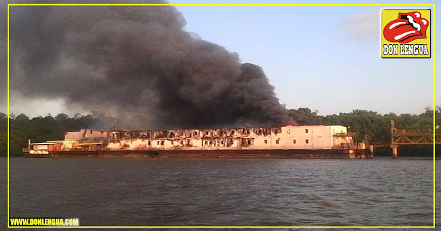 Petrowarao se quema desde la madrugada en Delta Amacuro