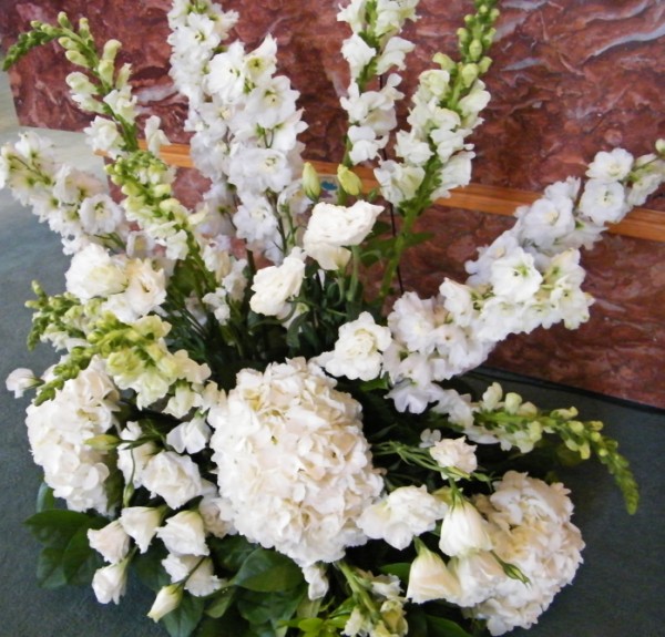 Flowers to mary in catholic wedding