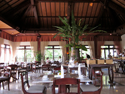 Dining Room with Full Breakfast Buffet