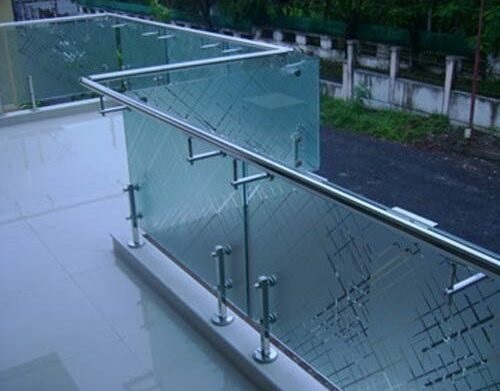 Symmetric Glass Railing Balcony Design