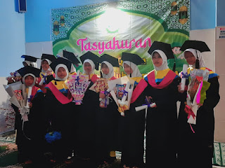 Sewa toga wisuda