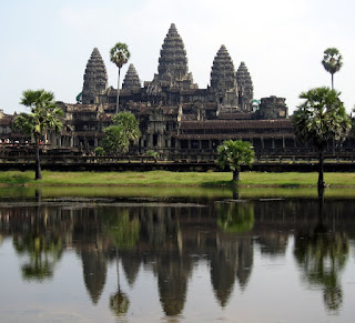 Menikmati Kemegahan Angkor Wat