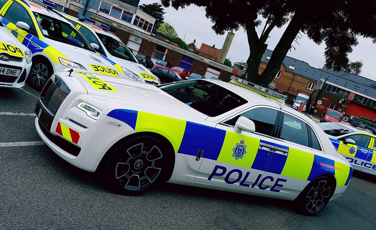Rolls-Royce Creates A One-Off Ghost Black Badge Police Car ...