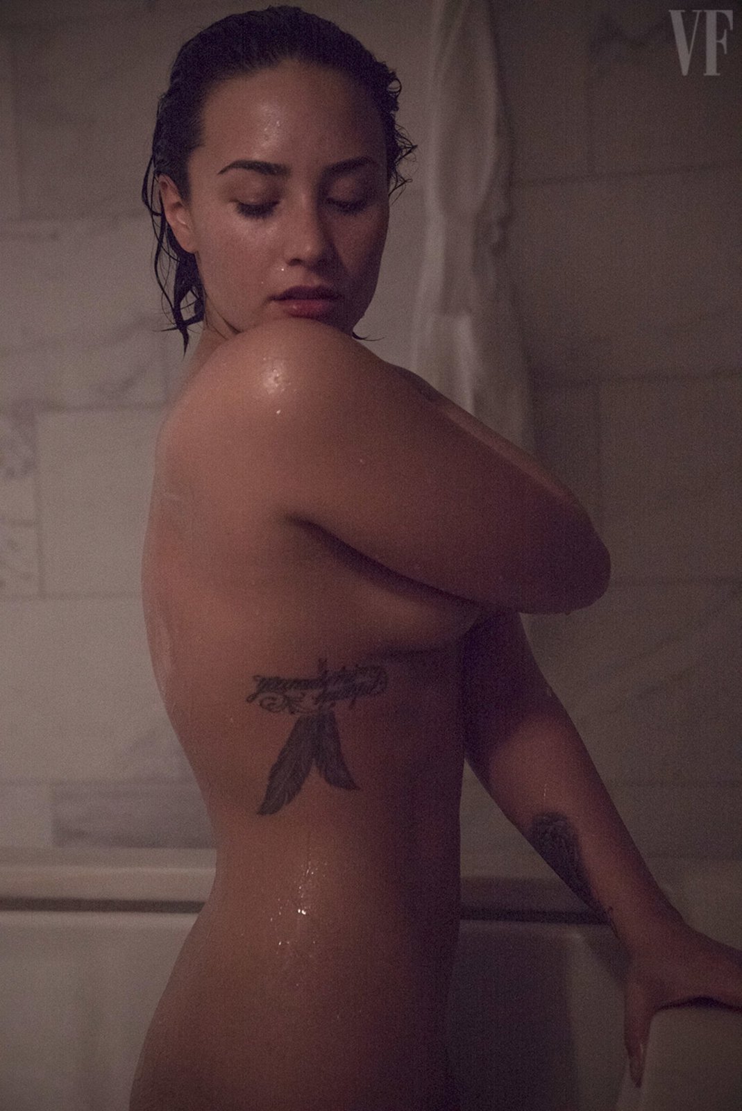 Demi Lovato naked Vanity Fair magazine October 2015 photo shoot