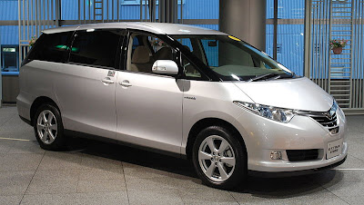 Toyota Estima hybrid Car Picture