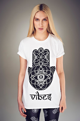 iamVibes White Geometric Hamsa Tee