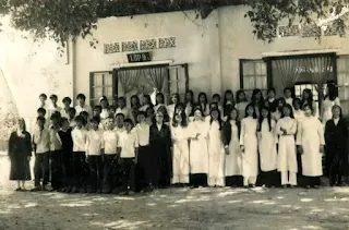 Lớp học Trường Trung Tiểu Học Thánh Têrêxa trước năm 1975.