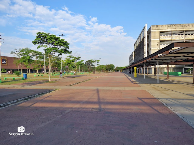 Vista ampla da entrada principal do Parque da Juventude - Carandiru - São Paulo