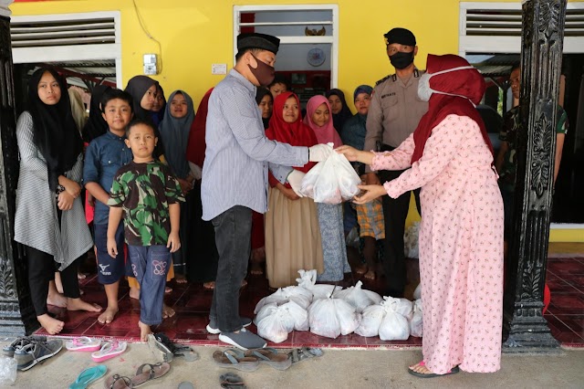 Kapolres Bagikan Daging Kurban Ke Panti Asuhan & Difabel