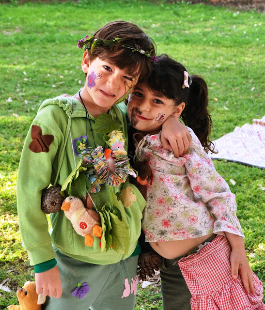 Half-boy-half-girl costume and nature costume