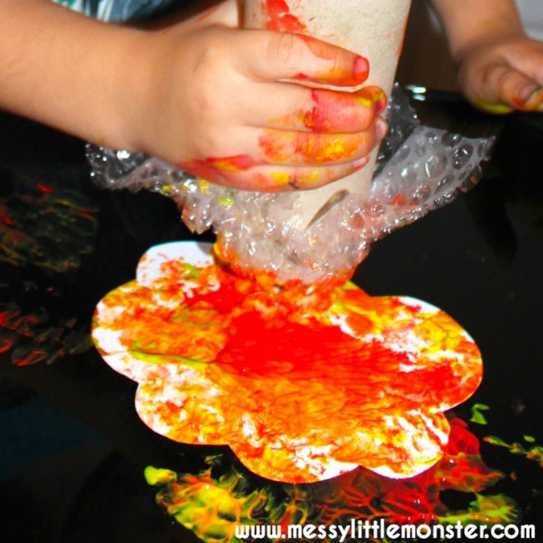 Bubble wrap autumn tree craft for kids
