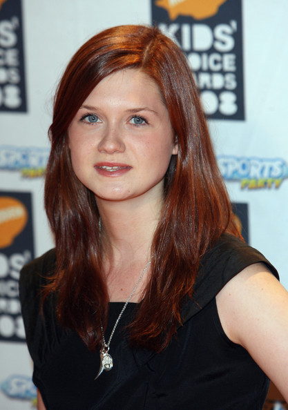 Bonnie Wright - Images Colection